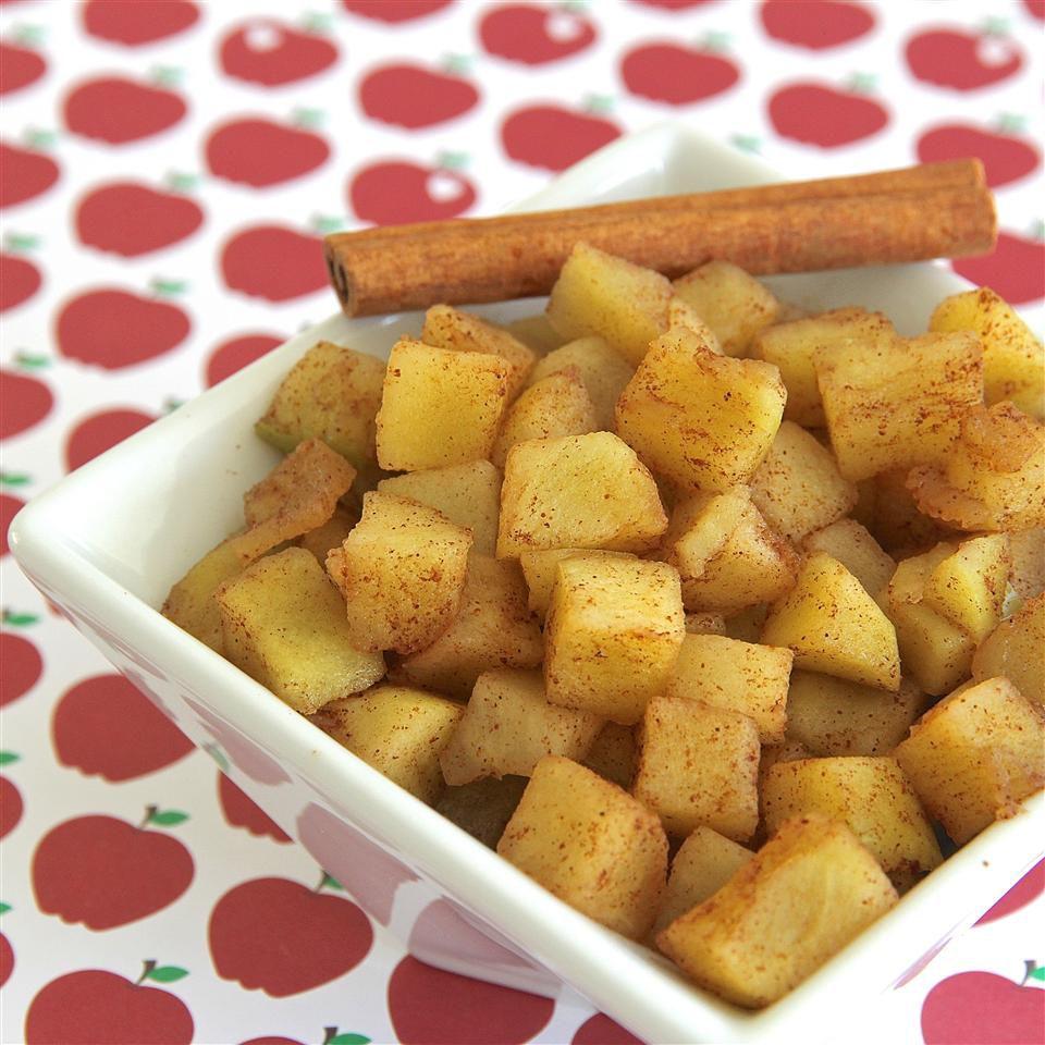 Crispy Cinnamon Apple Slices: A Wholesome, Delicious Snack Sweet Dried Fruit